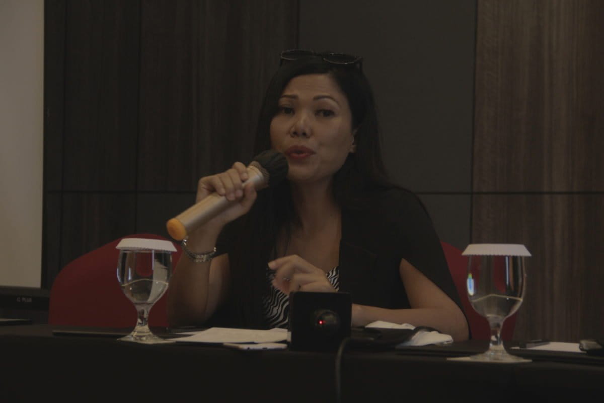 Asdianti, pembeli lahan satu pulau di Kabupaten Kepulauan Selayar saat jumpa pers 3 Februari lalu. Foto: Eko Rusdianto/ Mongabay Indonesia