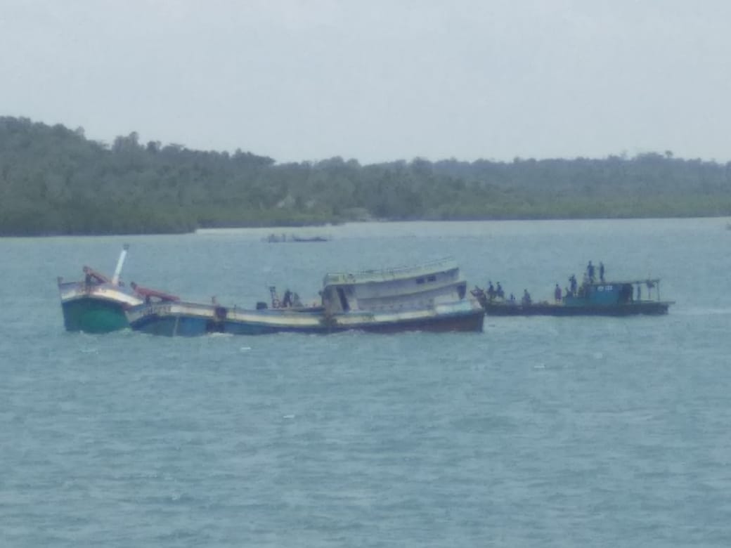 Proses-penengelaman-kapal-di-perairan-air-raja-Kota-Batam-Provinsi-Kepri-Kamis-4-Maret-2021.-Yogi-Eka-Sahputra.Mongabay-Indonesia.jpeg March 9, 2021