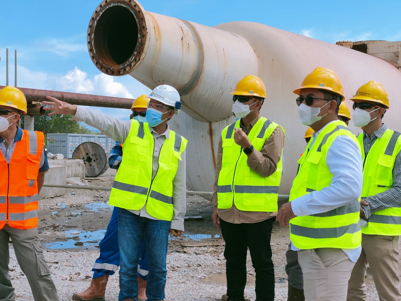 TIM KESDM turun lapangan, untuk investigasi pasca gas beracun yang menewaskan lima warga. Foto: Ayat S Karokaro/ Mongabay Indonesia