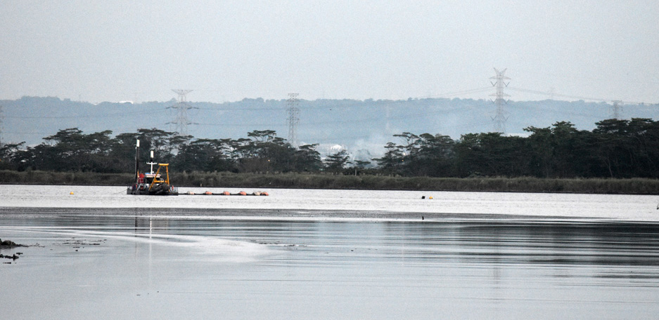 Permukiman yang kini berubah menjadi danau lumpur. Hingga kini, total luas genangan lumpur mencapai 7 kilometer persegi. Foto: A. Asnawi/ Mongabay Indonesia