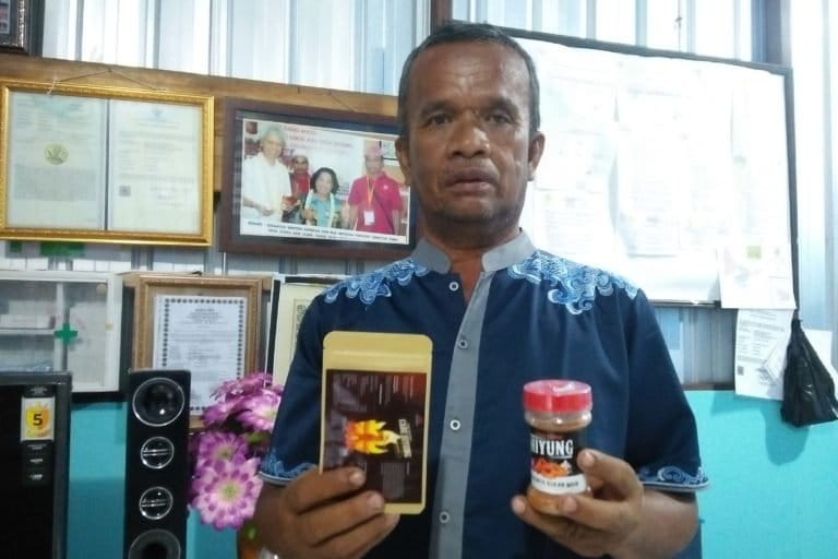 Produk olahan cabai rawit hiyung. Foto: M Rahim Arza/ Mongabay Indonesia
