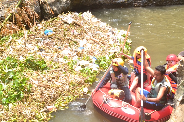 Spah di Kali Brantas. Foto: Ecoton