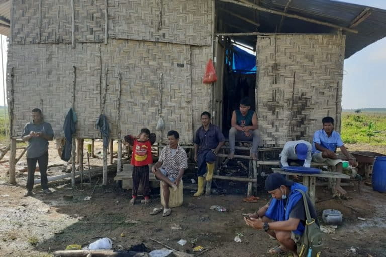 Begini hidup orang Sakai, di tengah investasi skala besar. Investasi menjsejahterakan masyarakat? Masyarakat yang mana? Foto: Suryadi/ Mongabay Indonesia