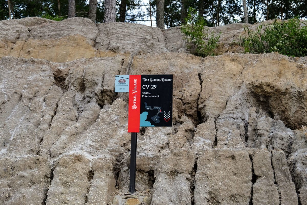 Pembangunan obyek wisata 'Bali Baru' di Danau Toba, yang mengancam ruang hidup masyarakat adat. Foto: Tonggo Simangunsong