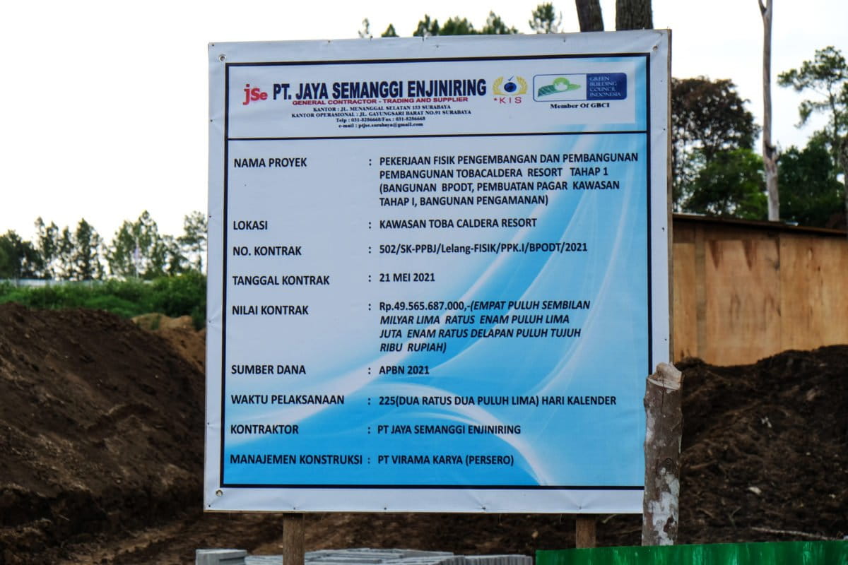 Pembangunan obyek pariwisata di lahan adat Sigapiton. Foto: Tonggo Simangunsong