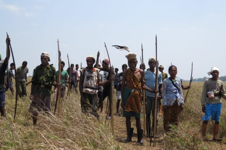 Ritual adat tordauk di Aru. Foto: dokumen Mastaeakar Adat Marafenfen