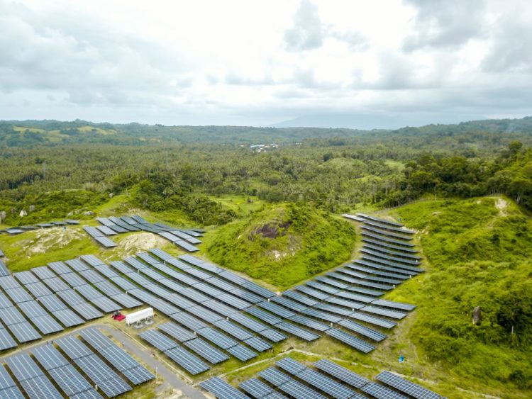 Pembangkit listrik matahari di Likupang, Sulut. Foto: Pemerintah Sulut
