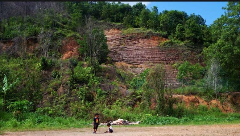 Bukit terbabat di Kota Batam. Foto: Yogi Eka Sahputra/ Mongabay Indonesia
