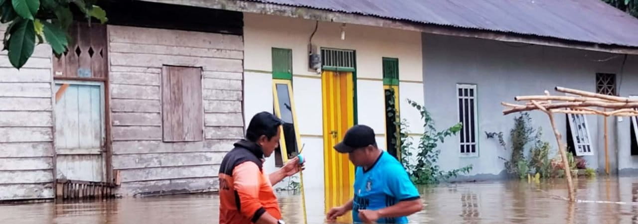 Bnjir yang terjadi di Ketapang, Kalimantan Barat, Febrari 2022. Bencana ekologis, seperti banjir, longsor dan lain-lain datang bertubi di Indonesia menandakan krisis lingkungan makin parah. Foto: BNPB