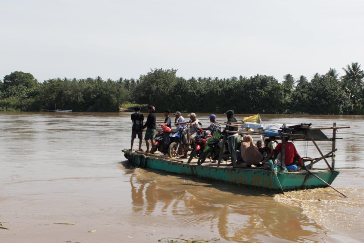 Muara sungai di Babana yang makin melebar. Foto: Eko Rusdianto/ Mongabay Indonesia 