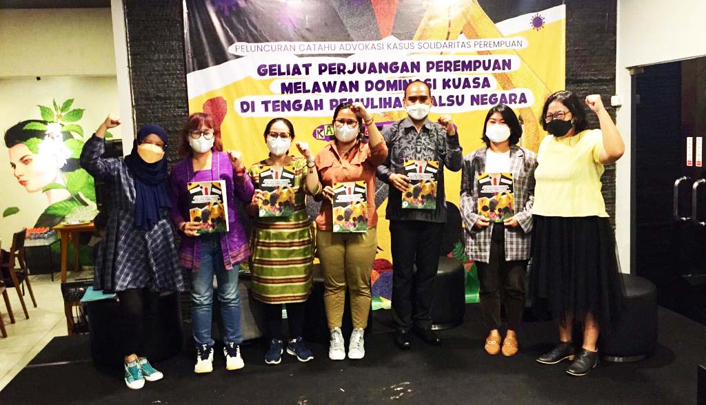Para aktivis usai takshow Solidaritas Perempuan. Foto: Falahi Mubarok/ Mongabay Indonesia