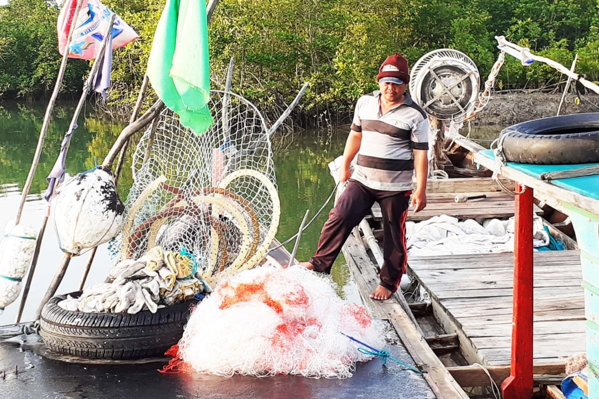 Nelayan Rupat bersiap melaut, Mereka meminta, tak ada operasi tambang pasir di laut Rupat,. Foto: Suryadi/ Mongabay Indonesia