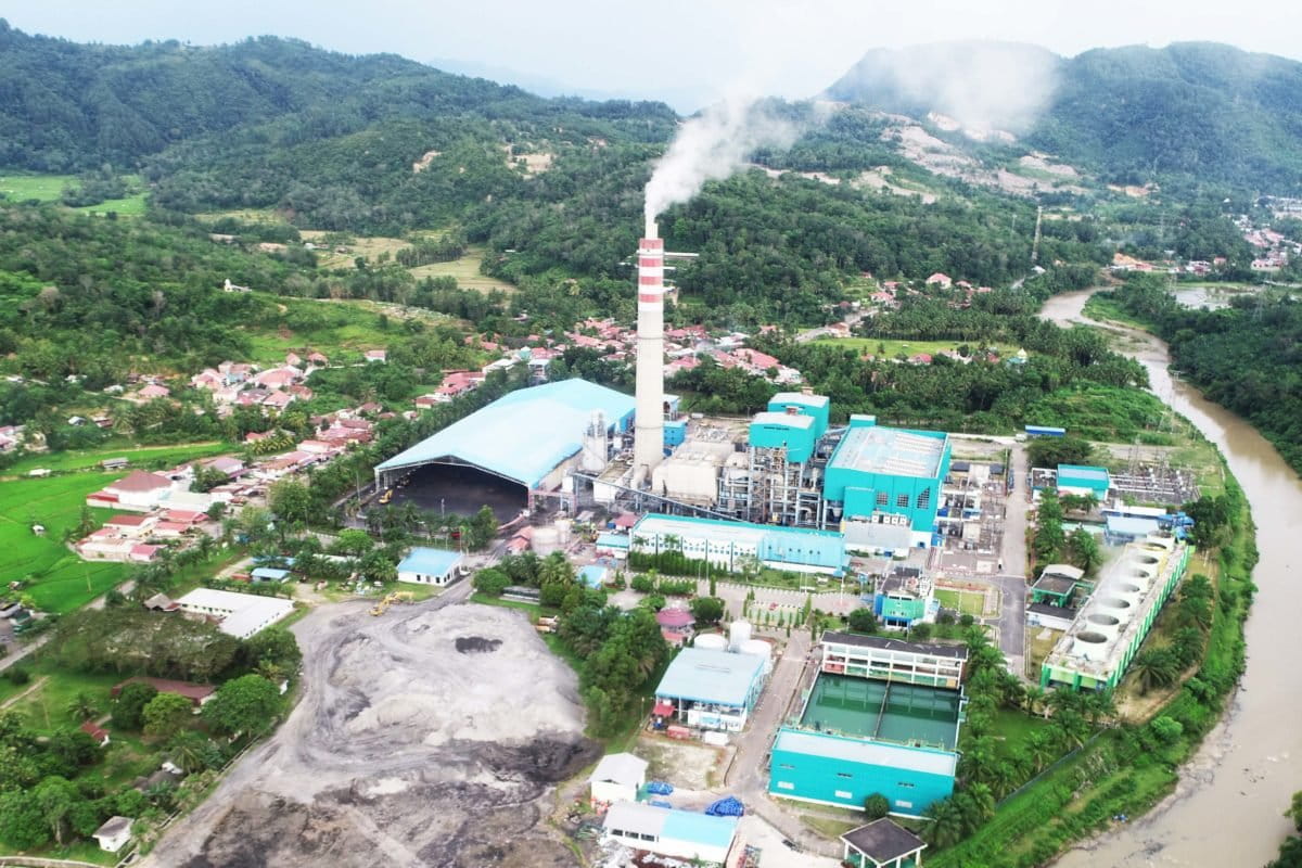 Kompleks PLTU Ombilin. Foto: Jaka HB/ Mongabay Indonesia