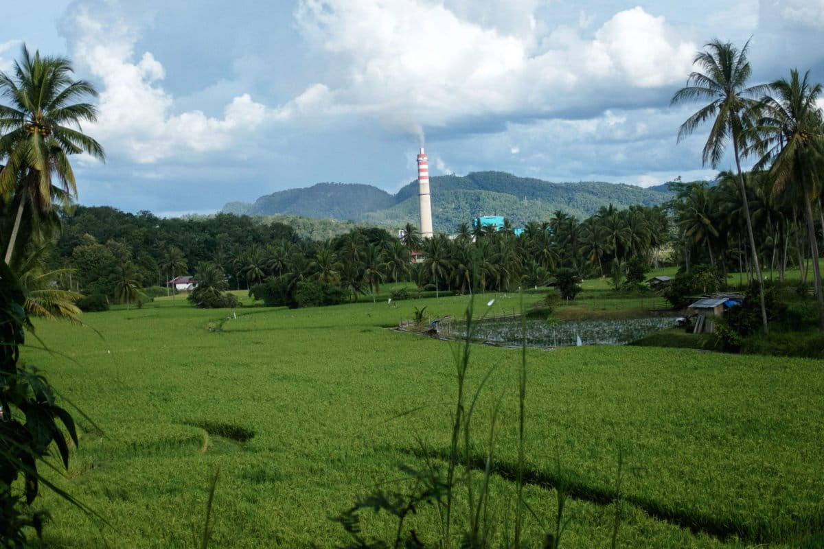 PLTU Ombilin tampak dari kejauhan. Foto: Jaka HB/ Mongabay Indonesia
