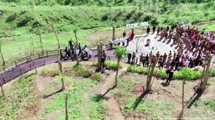 Presiden Joko Widodo dan jajarannya, saat berada di titik nol lokasi IKN Nusantara. Foto: video dari Facebook Presiden Joko Widodo