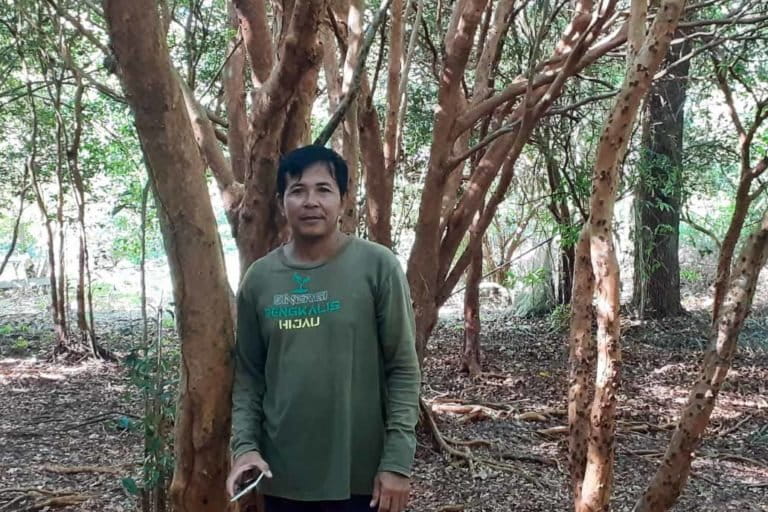 Sadikin, penerima Kalpataru 2020 dari Bengkalis, Riau. Foto: Suryadi/ Mongabay Indonesia