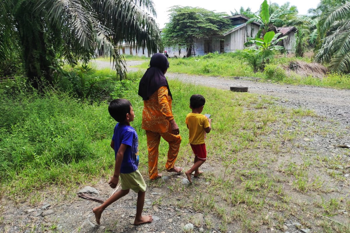 Warga yang berkonflik dengan perusahaan sawit, PT KLS. Kebun saeit ini pun nerada di dalam Suaka Margasatwa Bakiriang. Foto: Sarjan lahay/ Mongabay Indonesoa
