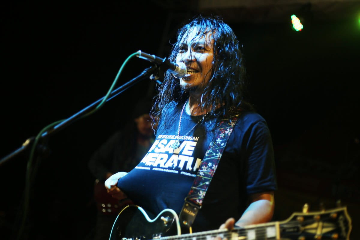 Robi Navicula kala manggung di Kabupaten Banjar, Kalimantan Selatan. Foto: M Rahim A/ Mongabay Indonesia