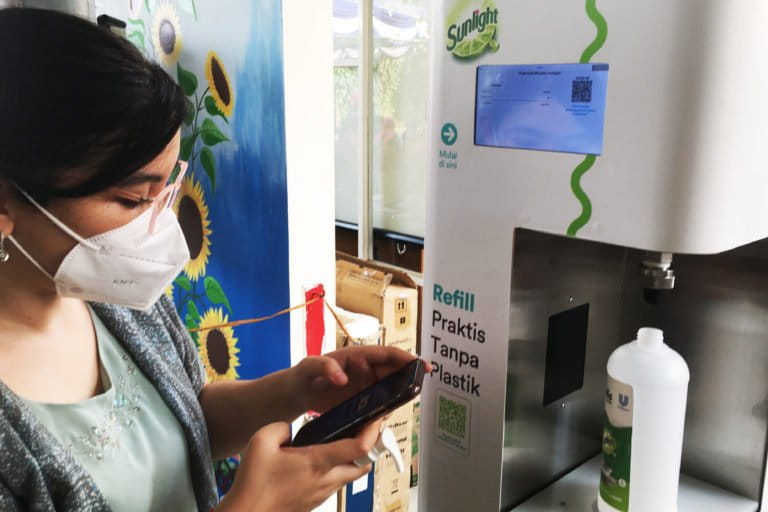 Mesin belanja curah. Foto: Richardo H/ Mongabay Indonesia