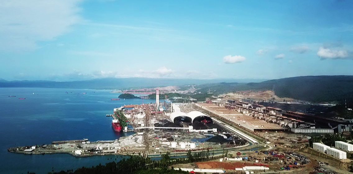 Kawasan industri PT IWIP di Halmahera Tengah. Foto: Christ Belseran/ Mongabay Indonesia