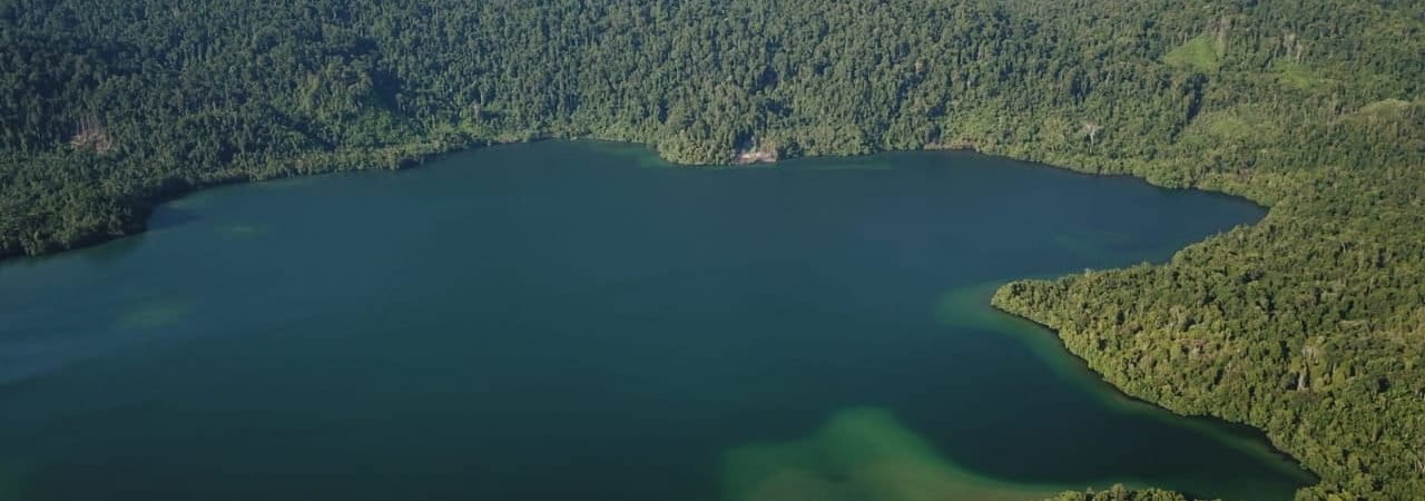 Telaga Legaelol berair jernih, sebelum terganggu cemaran dari nikel mentah. Foto: SEKA