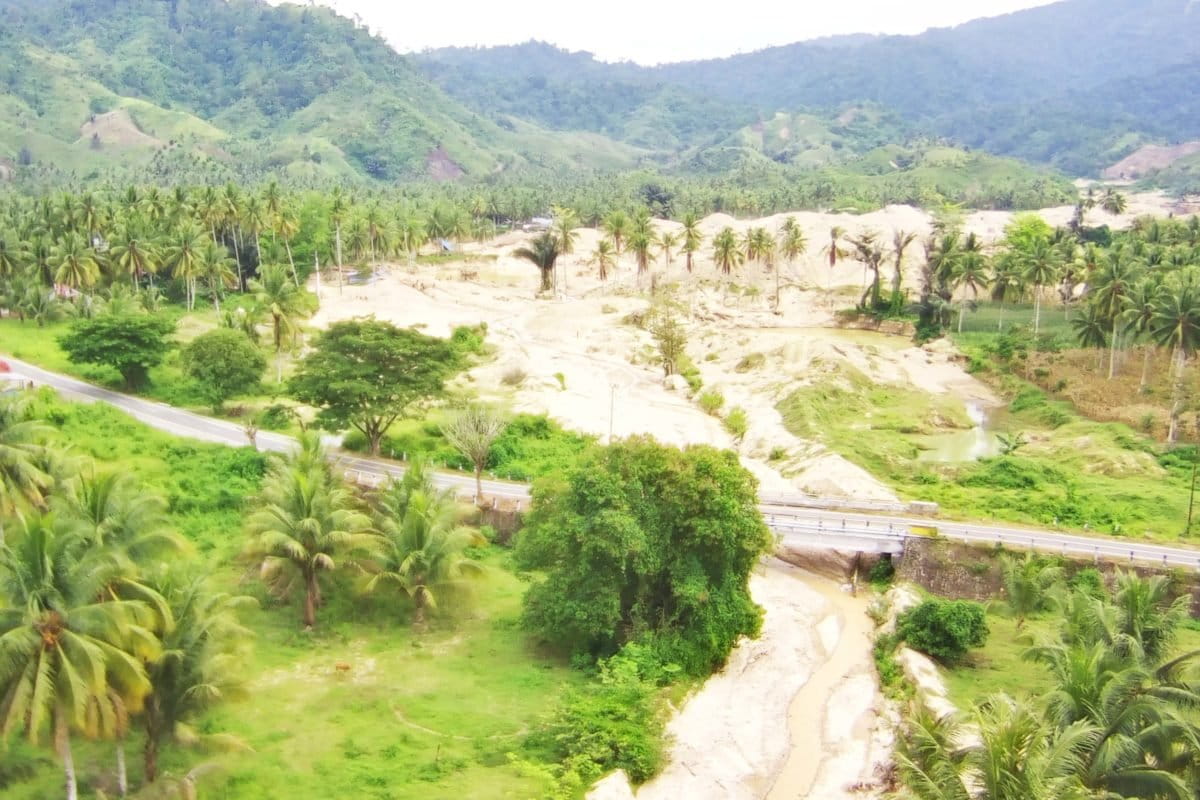 Tambang ems ilegal di Pahuwato/ Foto: Sarjan Lahai/ Mongabay Indonesia