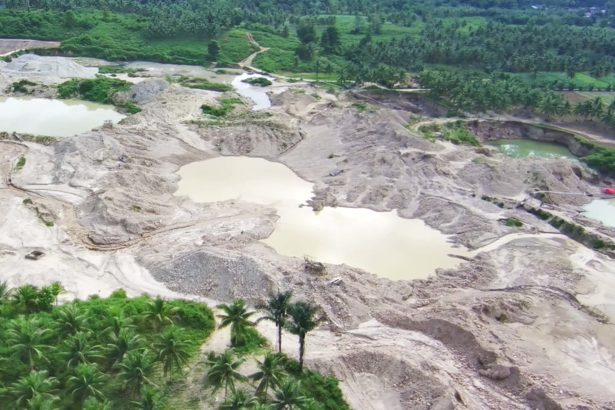 Tutupan hutan hilang terbabat tambang emas ilegal di Pohuwato. Foto: Sarjan Lahay/ Mongabay Indonesia