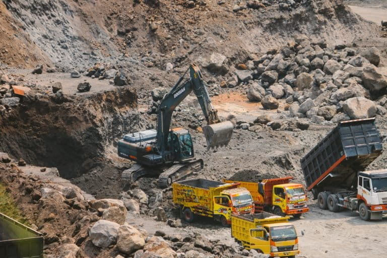 Tambang pasir dan batu ilegal di Pasuruan. Foto: A. Asnawi/ Mongabay Indonesia