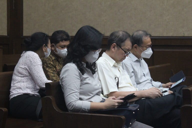 Karyawan PT Duta Palma, yang jadi saksi persidangan 30 November lalu. Foto: Suryadi/ Mongabay Indonesia