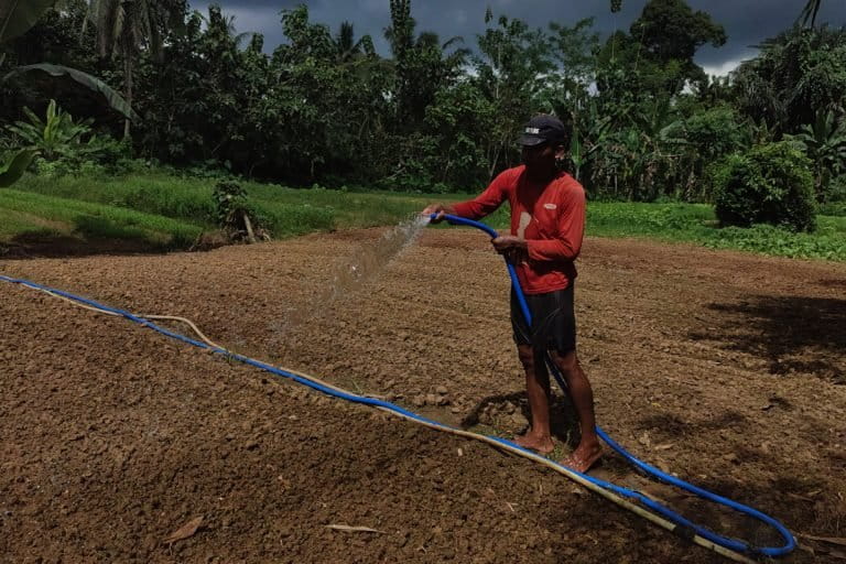 Petani di Desa Sumber Sari, bertekad bertani tak ingin ada tambang batubara. Foto: Abdallah Naem/ Mongabay Indonesia