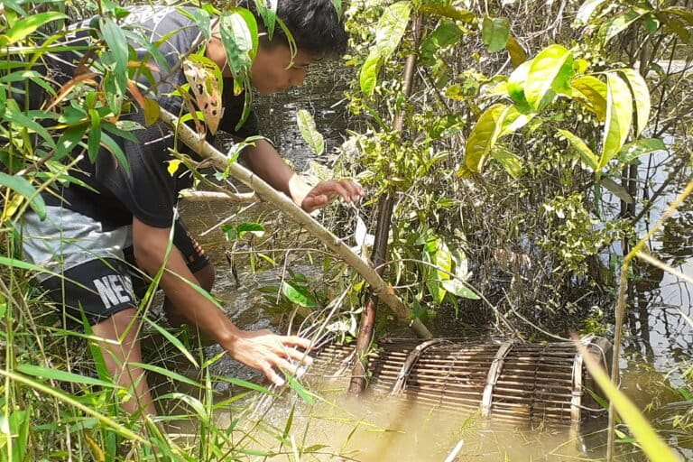 Lukah, alat tangkap ikan tradisional Talang-Mamak. Foto: Suryadi/ Mongabay Indonesia