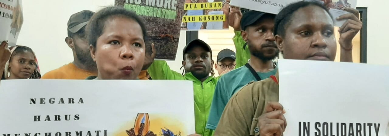 Catatan-Tim-Advokasi-Selamatkan-Hutan-Papua-menyebut-sebanyak-8.828-hektar-lahan-hutan-milik-masyarakat-adat-telah-dibuka-oleh-kedua-pemegang-konsesi-tersebut-scaled.jpg