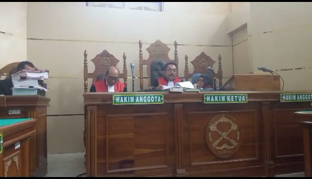 Majelis hakim Pengadilan Negeri Medan memvonis satu tahun penjara tiga pelaku pedagang ratusan kilogram sisik trenggiling. Foto: Ayat S Karokaro/ Mongabay Indonesia 