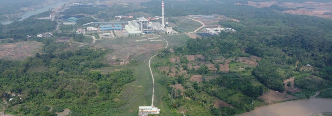PLTU Keban Agung tampak dari kejauhan. Foto: Humaidy Kenedy