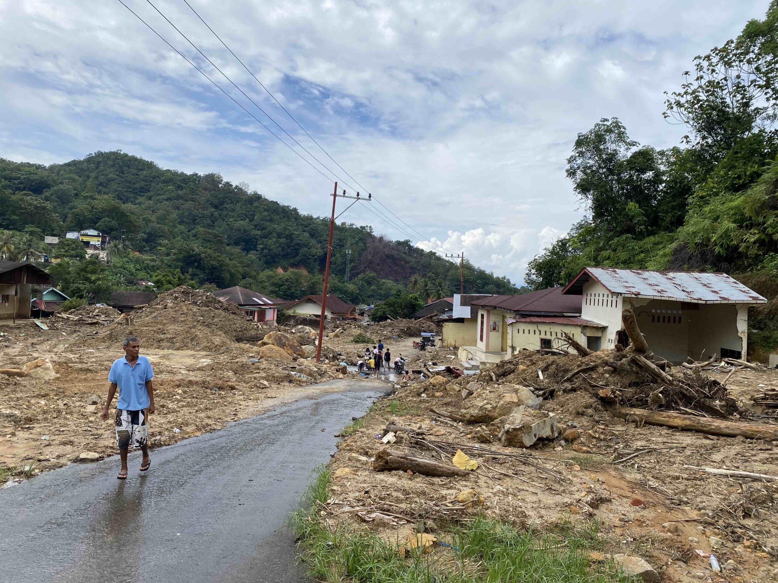 Menyoal Pengembalian Izin Tambang Emas Martabe