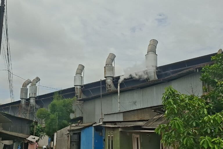 Kena Sanksi Kementerian Lingkungan, Perusahaan Kertas di Tangerang Masih Beroperasi?