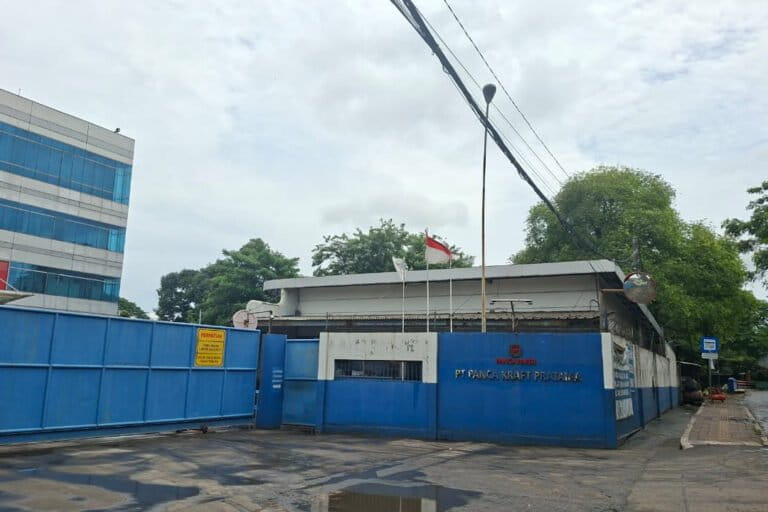 Kena Sanksi Kementerian Lingkungan, Perusahaan Kertas di Tangerang Masih Beroperasi?