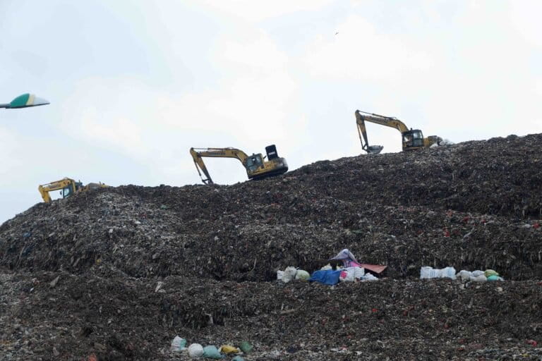 Petaka Sampah Longsor di Bantargebang