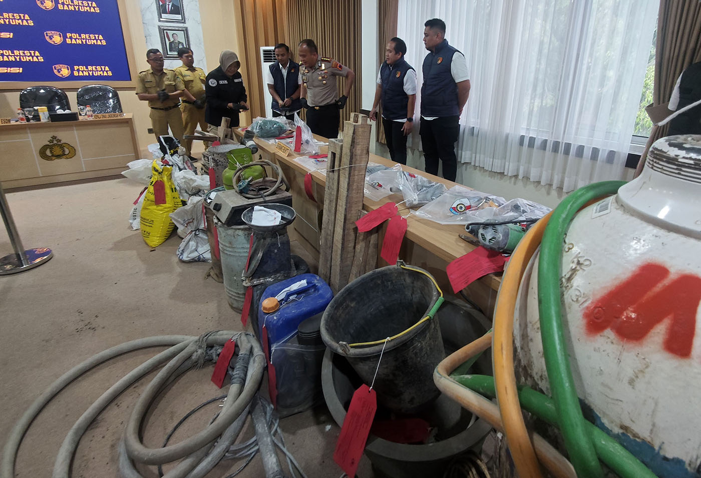 Polisi Tertibkan Tambang Emas Ilegal di Banyumas, Tetapkan Tiga Tersangka