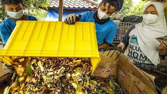 Aksi Nyata Kelompok Perempuan di Tengah Karut Marut Kelola Sampah Jakarta