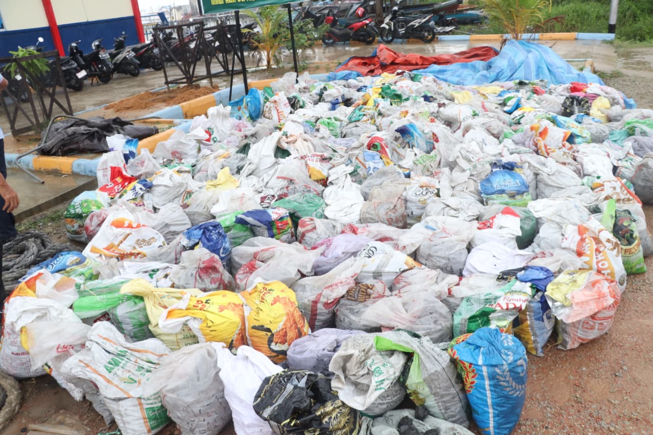 Polisi Gagalkan Penyelundupan Kayu Mangrove dan Timah ke Singapura