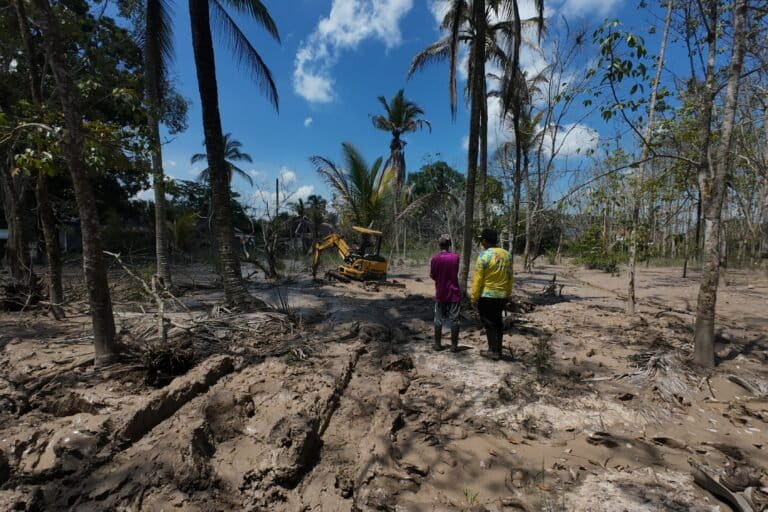 Banjir Lumpur Campur Batubara Sengsarakan Warga Tapin Selatan