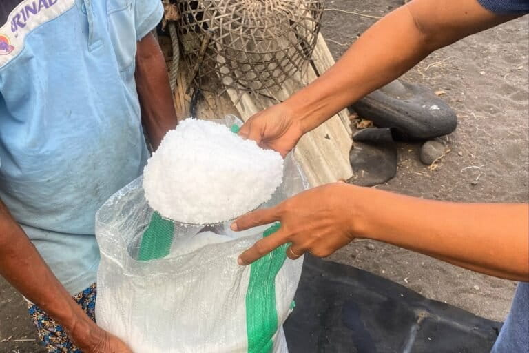 Hadapi Berbagai Tantangan, Garam Kusamba Terancam Punah