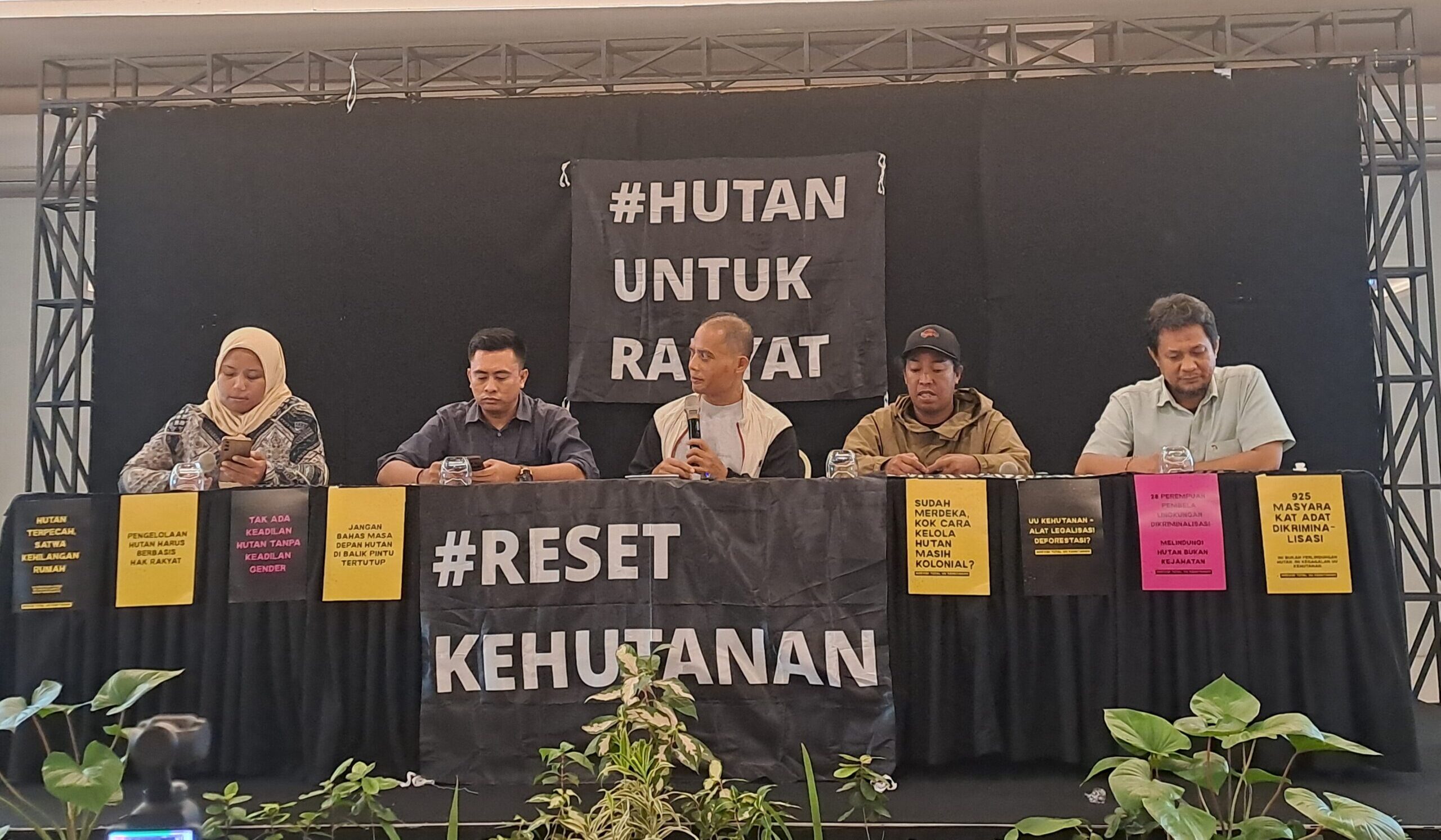 Koalisi Masyarakat Sipil Desak Rombak Total UU Kehutanan