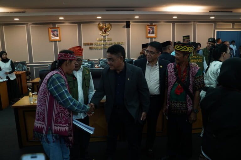 Jalan Panjang Kepala Adat Dayak Kualan Cari Keadilan