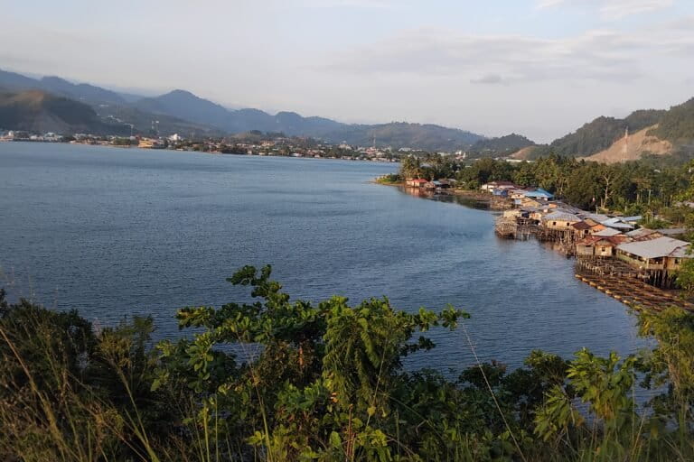 Tampak pemandangan Danau Sentani, Kabupaten Jayapura, Papua. Foto: Larius Kogoya/Mongabay