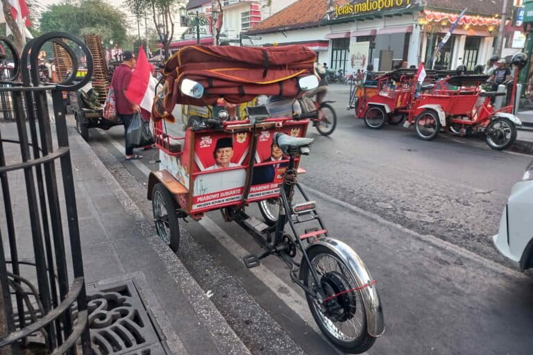 Ilusi Hijau Becak Listrik di Malioboro [2]